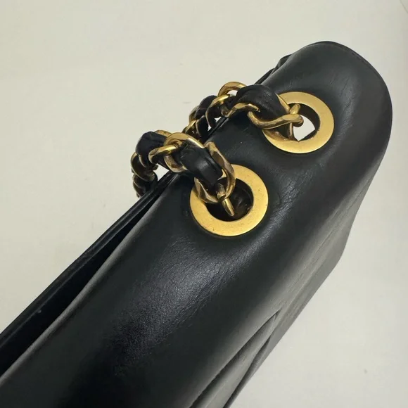 Chanel Maxi Classic Flap Bag 24K - Picture 4 of 17